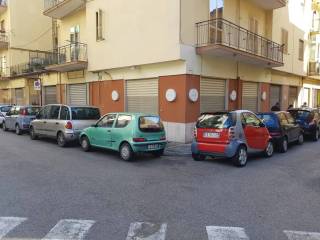 Negozio in affitto a salerno g.vacca