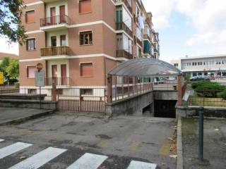 Garage in affitto ad asti viale pilone