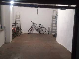 Garage in affitto a roma via andrea solario