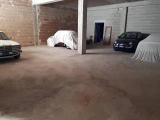 Garage in affitto a barletta via foggia