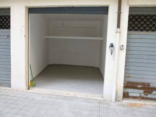 Garage in affitto a roma via andrea sacchi, 7