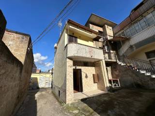 Casa indipendente in vendita a san felice a cancello vico 1 san leonardo