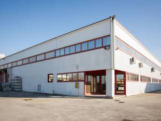 Capannone industriale in affitto a quinto di treviso via brondi