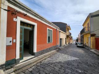 Casa indipendente in vendita ad acireale via caterina strano, 5