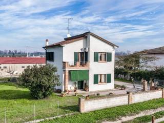 Casa indipendente in vendita a riva del po via mongini, 66