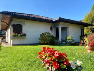 Villa in in vendita da privato a malnate via monte generoso, 4