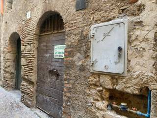 Garage in vendita a fabrica di roma via della fontanella, 4