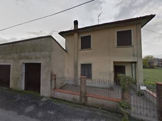 Villa all'asta a motta baluffi via livelli inferiori, 1