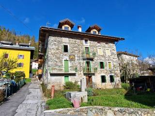 Villa bifamiliare in vendita a rivamonte agordino via rosson