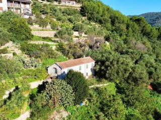 Villa in vendita a imperia via campi rossi