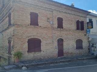 Casa indipendente in vendita a mogliano contrada macina, 33