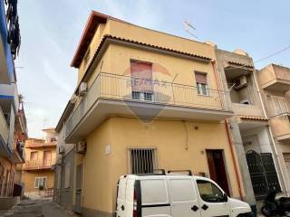 Casa indipendente in vendita a pozzallo via leonida, 16