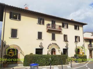 Albergo all'asta a monte san savino piazza vittorio veneto n. 16 ,