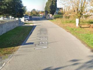 Negozio all'asta a capannori via del cimitero di lammari