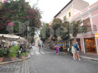 Negozio in vendita a lipari corso vittorio emanuele, 191