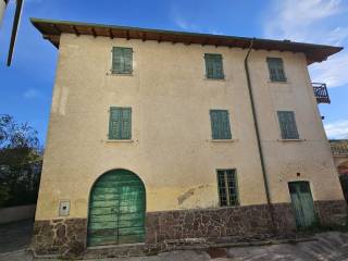 Casa indipendente in vendita a calceranica al lago via don enrico angeli 2a