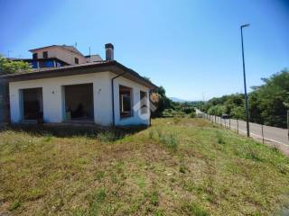 Casa indipendente in vendita a cassino via pescara