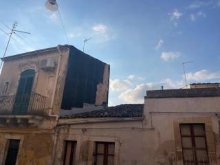 Casa indipendente in vendita a noto via zanardelli