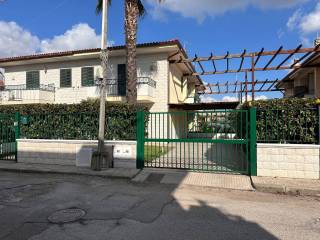 Villa in in vendita da privato a crispiano via delle rose, 7