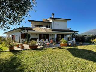 Villa in vendita a isola del liri via calcara fontanino, 70