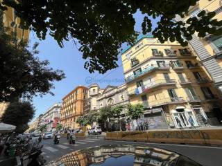 Negozio in affitto a napoli corso umberto i