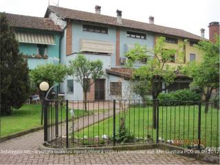 Casa indipendente all'asta a chignolo po localita' lambrinia, via mariotto, 103