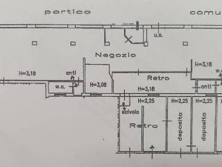 Negozio in vendita a castel goffredo piazza giacomo matteotti, 2