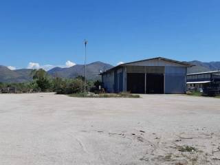 Capannone industriale in vendita a fondi via ferrante, 12