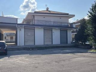 Negozio in affitto ad agropoli via della libertà, 12