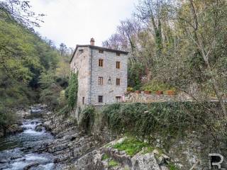 Rustico in vendita a pescia via carlo goldoni