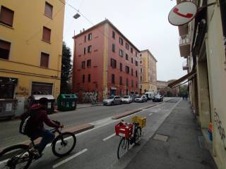 Bar in affitto a bologna via san donato, 6