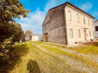 Casa indipendente in vendita a bondeno via saccona