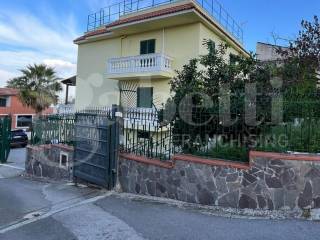 Villa in affitto a giugliano in campania via lago patria