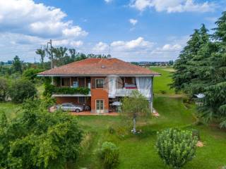 Villa bifamiliare in vendita a cherasco corso luigi einaudi, 35