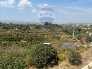 Terreno residenziale in vendita a carlentini provinciale, 47