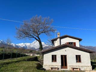 Villa in in vendita da privato a castelli contrada acquaviva