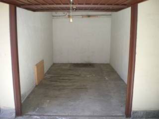 Garage in affitto ad arona via carso