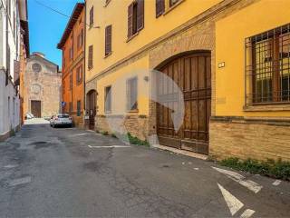 Posto auto in vendita a reggio nell'emilia via san domenico, 5