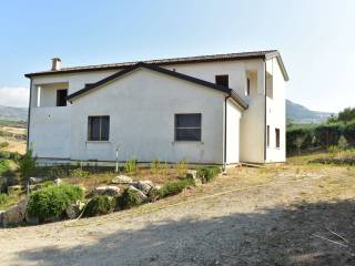 Villa in in vendita da privato a picerno contrada campo di donei