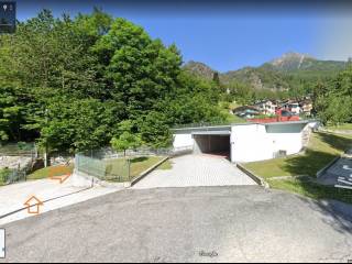 Garage in vendita a chiesa in valmalenco via franco sampietro