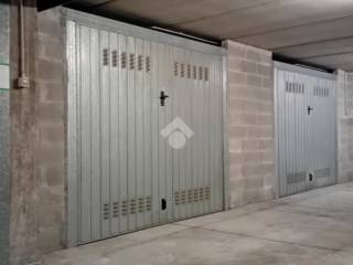 Garage in affitto a rimini via vittorio bottego, 40