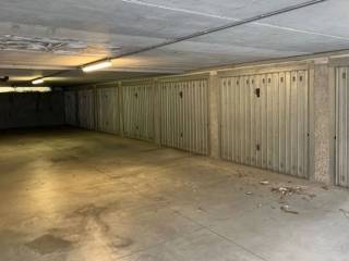 Garage in vendita a gorla minore via trento, 1