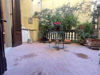 Appartamento in vendita a firenze piazza mentana, 1