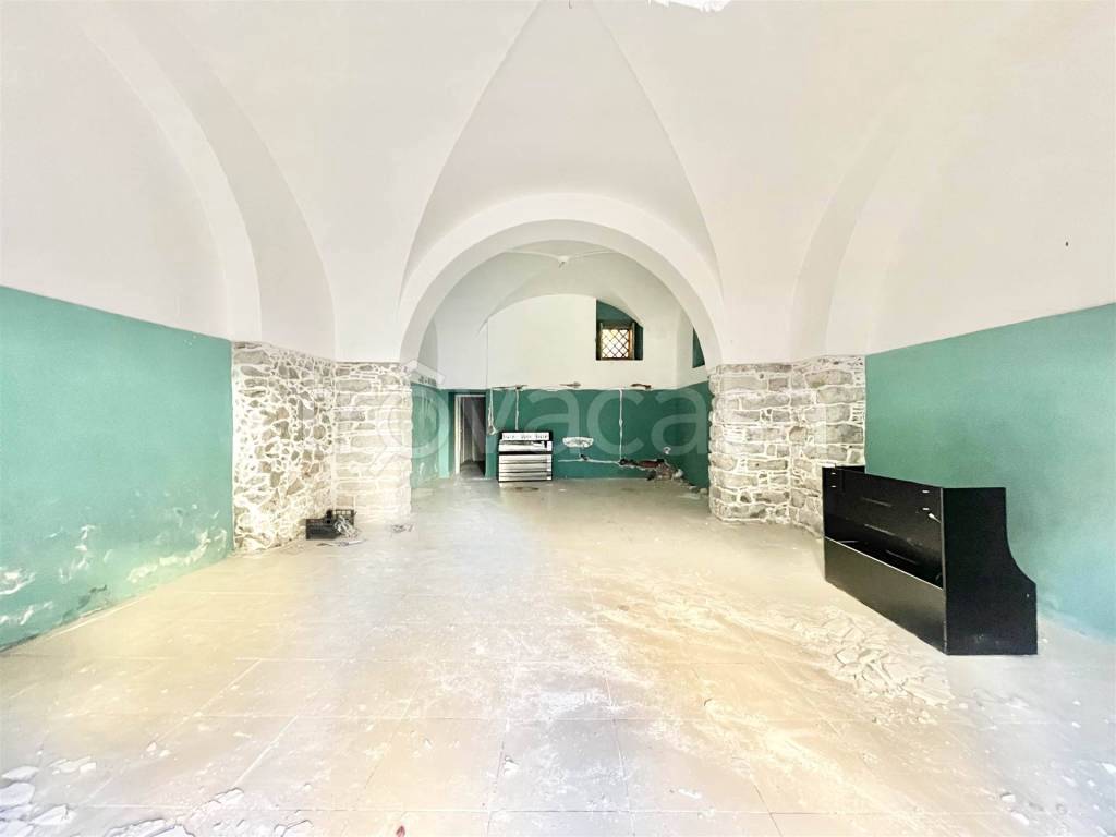 negozio in vendita a Paternò in zona Centro Storico