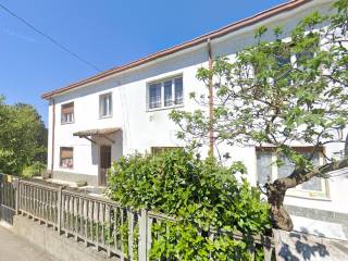 Villa a schiera all'asta a corana via giuseppe garibaldi, 1