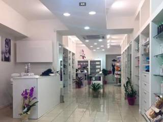 Profumeria e cosmetica in in vendita da privato a tempio pausania via roma, 6