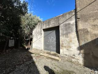 Garage in vendita a catanzaro via toscana