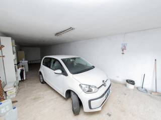 Garage in vendita a formia via olivetani, 4a