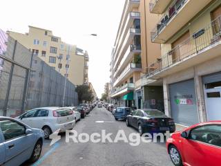 Garage in vendita a catanzaro via melchiorre jannelli, 17