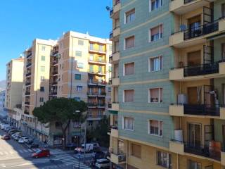 Garage in vendita a savona via francesco calamaro